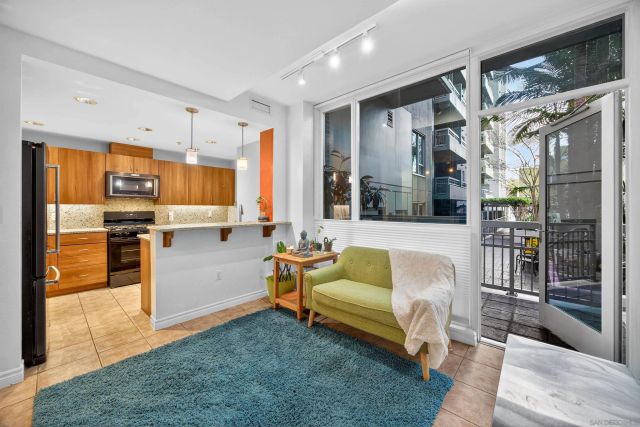 300 W Beech St 10, San Diego, CA 92101