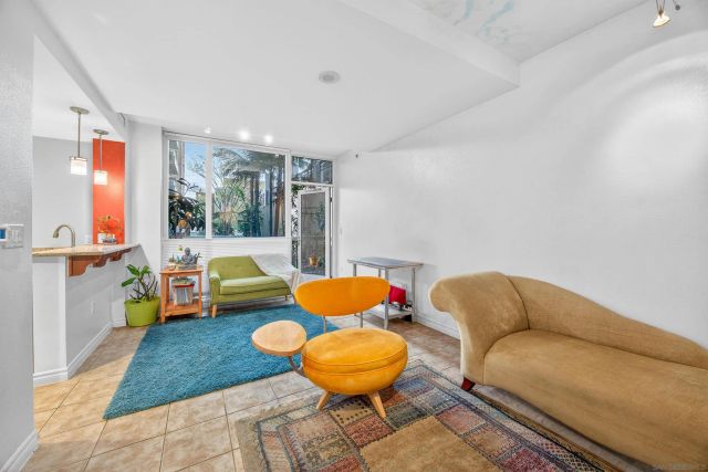 300 W Beech St 10, San Diego, CA 92101