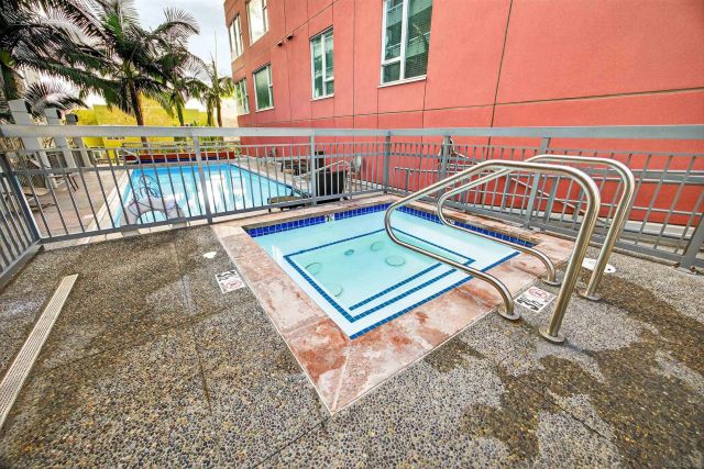 300 W Beech St 10, San Diego, CA 92101