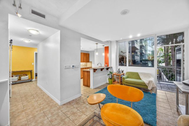 300 W Beech St 10, San Diego, CA 92101