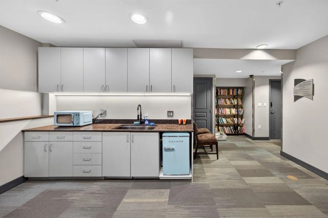 300 W Beech St 10, San Diego, CA 92101