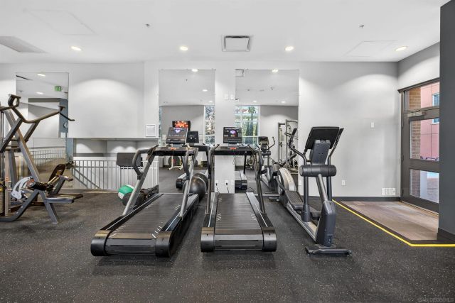 300 W Beech St 10, San Diego, CA 92101