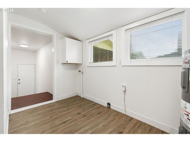 107 N 2ND St, Pe Ell, WA 98572