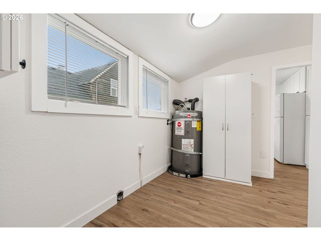 107 N 2ND St, Pe Ell, WA 98572