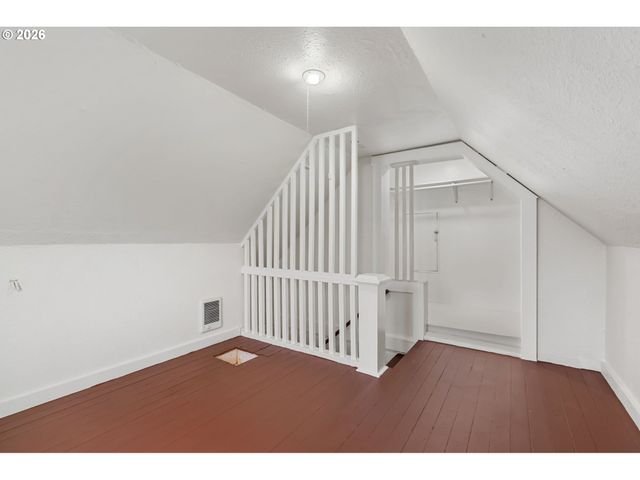 107 N 2ND St, Pe Ell, WA 98572