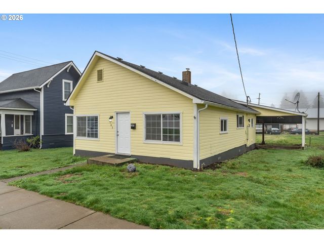 107 N 2ND St, Pe Ell, WA 98572
