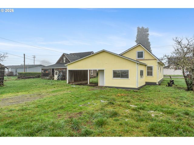 107 N 2ND St, Pe Ell, WA 98572
