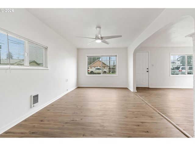 107 N 2ND St, Pe Ell, WA 98572