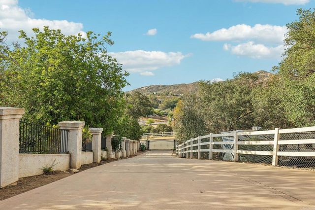 1482 Horsemill Road, El Cajon, CA 92021