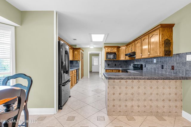 39 Oak Allee Drive, Picayune, MS 39466