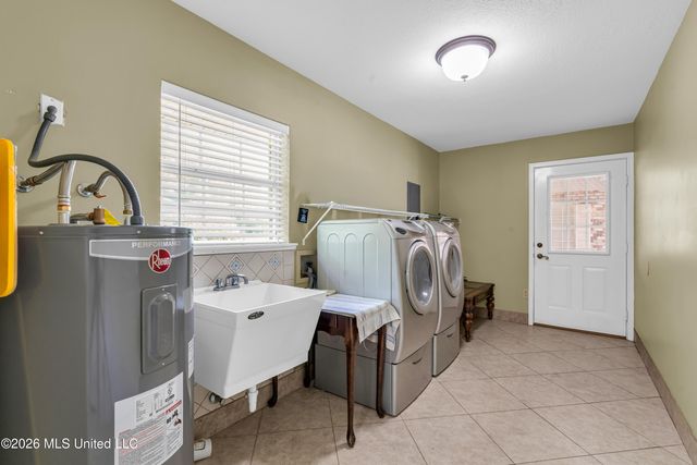 39 Oak Allee Drive, Picayune, MS 39466