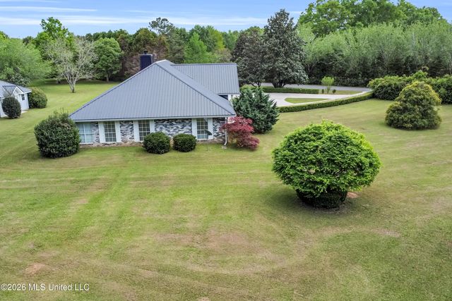 39 Oak Allee Drive, Picayune, MS 39466