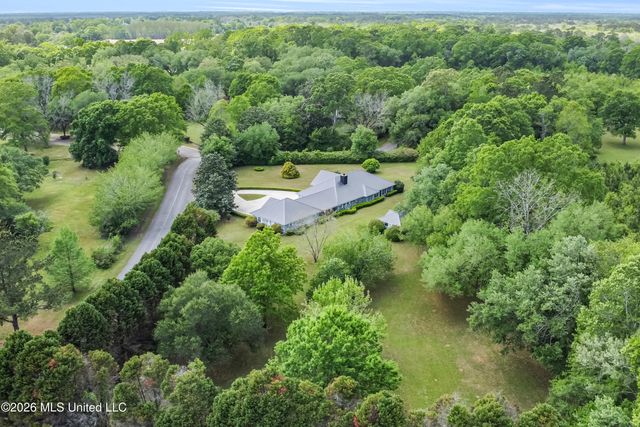 39 Oak Allee Drive, Picayune, MS 39466