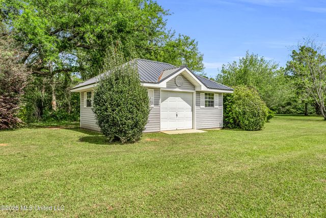 39 Oak Allee Drive, Picayune, MS 39466