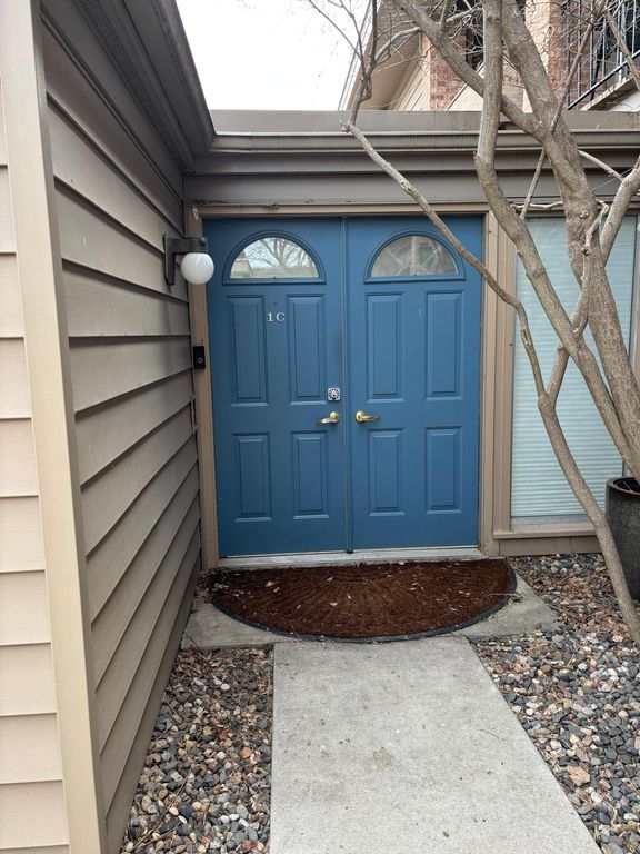 6417 Colony Way 1C, Edina, MN 55435