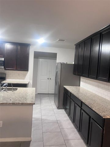 8010 Farthing Lane, Rosharon, TX 77583