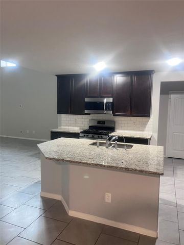 8010 Farthing Lane, Rosharon, TX 77583