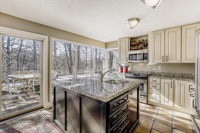 2081 Meeting Street, Wayzata, MN 55391