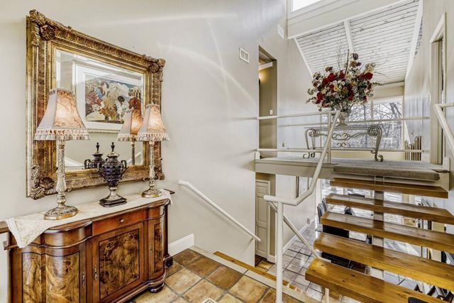 2081 Meeting Street, Wayzata, MN 55391