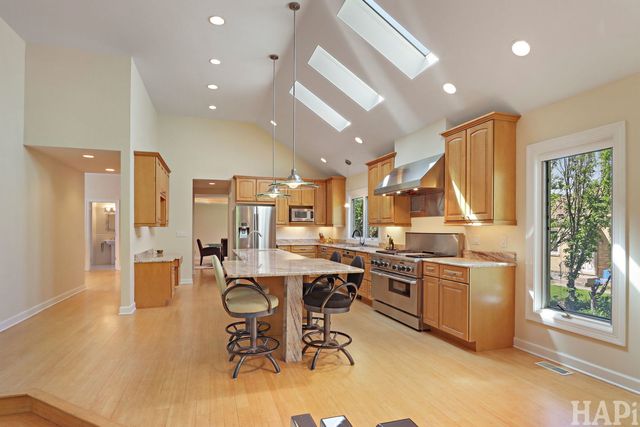 225 Spruce Road, Northbrook, IL 60062