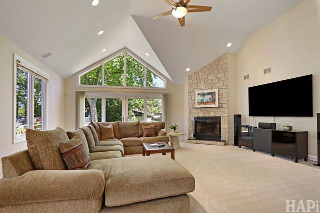 225 Spruce Road, Northbrook, IL 60062