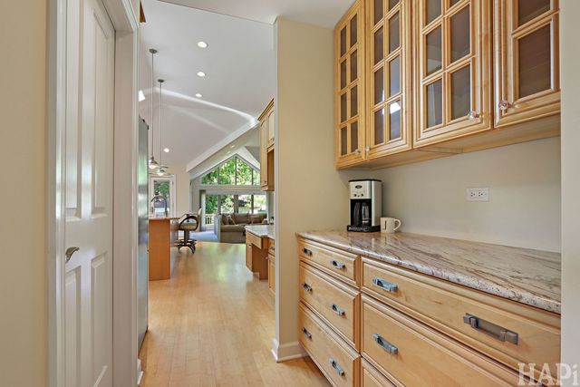 225 Spruce Road, Northbrook, IL 60062
