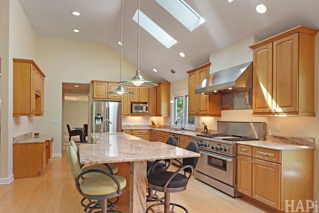 225 Spruce Road, Northbrook, IL 60062