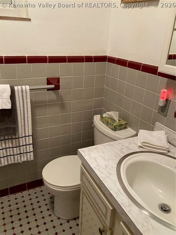 874 Sherwood Road, Charleston, WV 25314