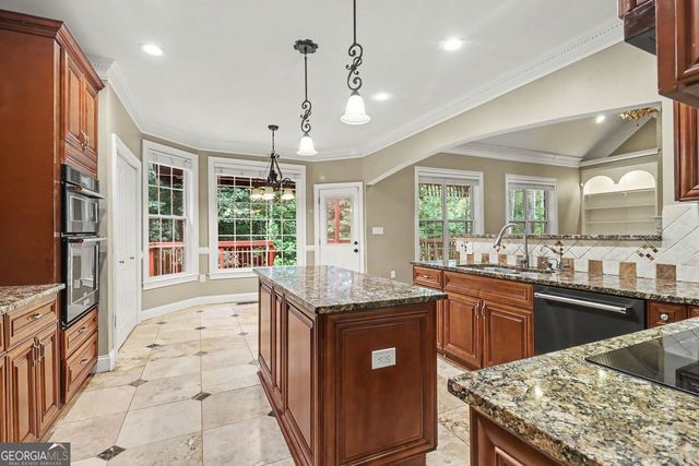 760 Links View Drive, Sugar Hill, GA 30518