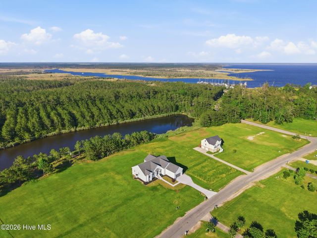 117 E Dowry Creek, Belhaven, NC 27810