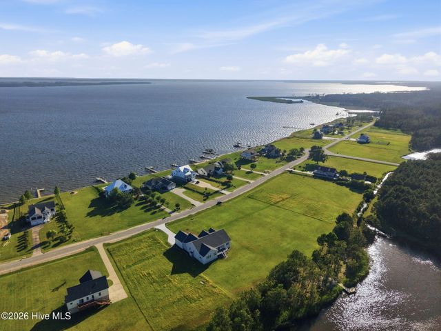117 E Dowry Creek, Belhaven, NC 27810