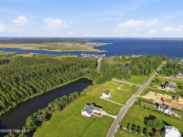 117 E Dowry Creek, Belhaven, NC 27810