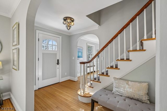 30 Colonial Way, Millburn Twp., NJ 07078