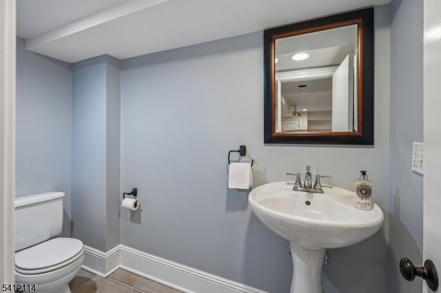 30 Colonial Way, Millburn Twp., NJ 07078