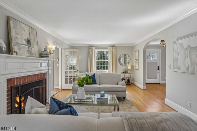 30 Colonial Way, Millburn Twp., NJ 07078