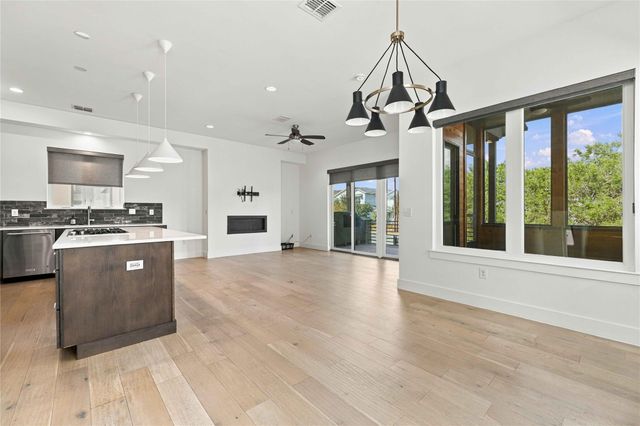 5006 Pecan Springs RD 7, Austin, TX 78723