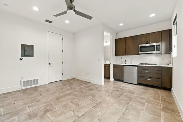 5006 Pecan Springs RD 7, Austin, TX 78723