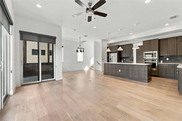 5006 Pecan Springs RD 7, Austin, TX 78723