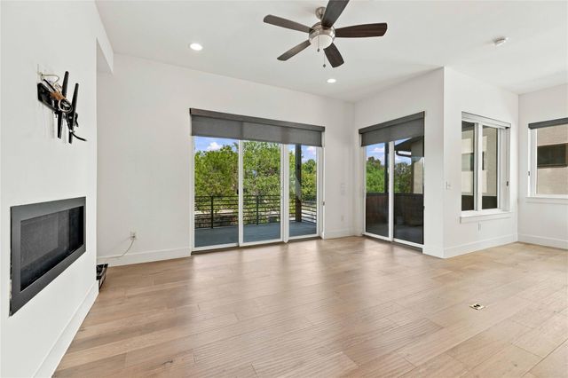 5006 Pecan Springs RD 7, Austin, TX 78723