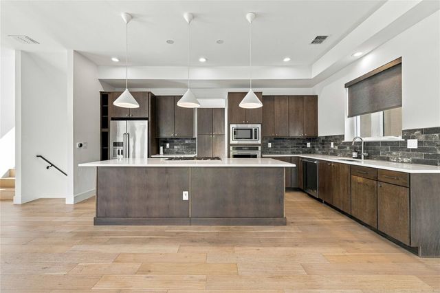 5006 Pecan Springs RD 7, Austin, TX 78723