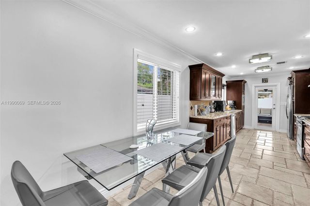 851 Bluebird Ave, Miami Springs, FL 33166