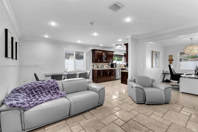 851 Bluebird Ave, Miami Springs, FL 33166