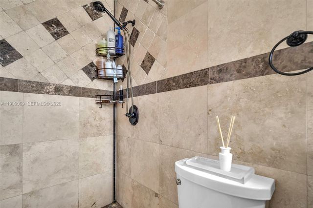 851 Bluebird Ave, Miami Springs, FL 33166