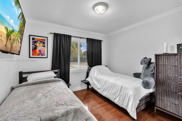 851 Bluebird Ave, Miami Springs, FL 33166