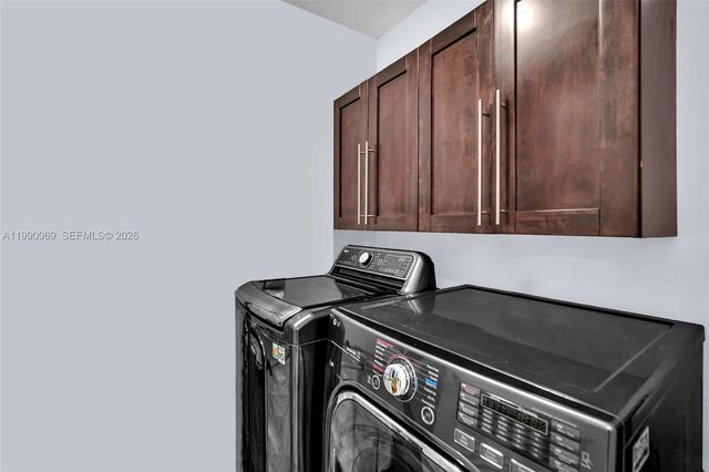 851 Bluebird Ave, Miami Springs, FL 33166