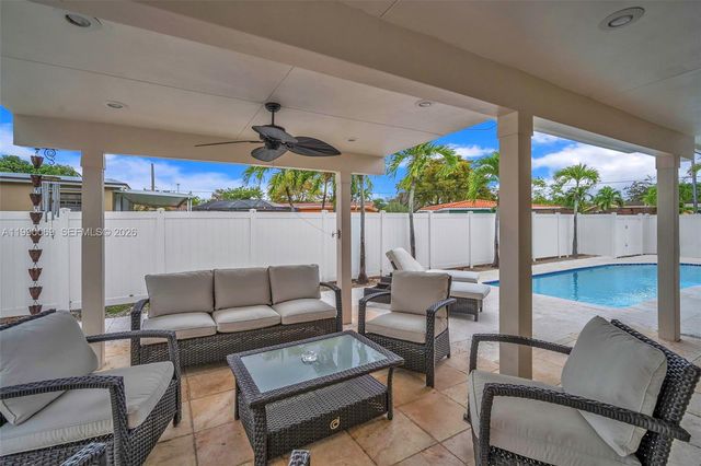 851 Bluebird Ave, Miami Springs, FL 33166