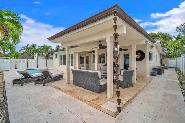 851 Bluebird Ave, Miami Springs, FL 33166