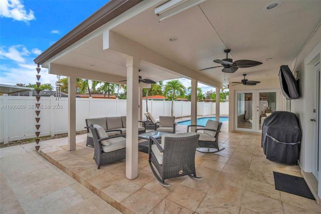 851 Bluebird Ave, Miami Springs, FL 33166