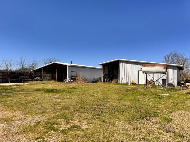 2238 County Road 1081, Greenville, TX 75401