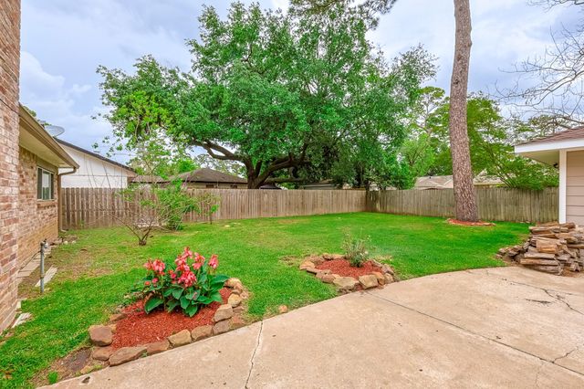 23126 Bayleaf Drive, Spring, TX 77373